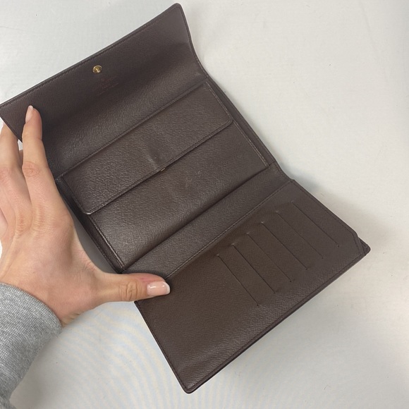 Louis Vuitton Damier Wallet - Picture 2 of 7